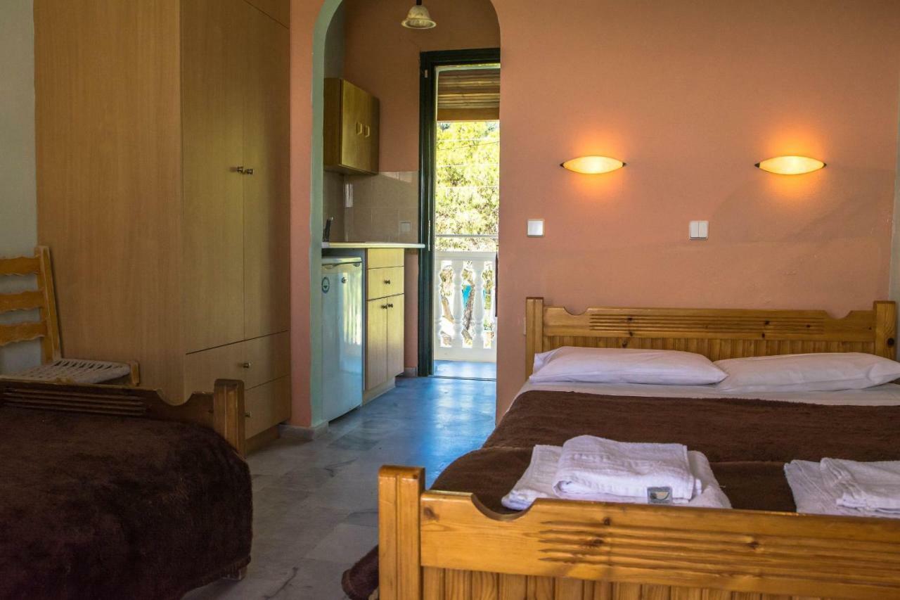 Nikos Studios Alykes Zakynthos Island Bagian luar foto